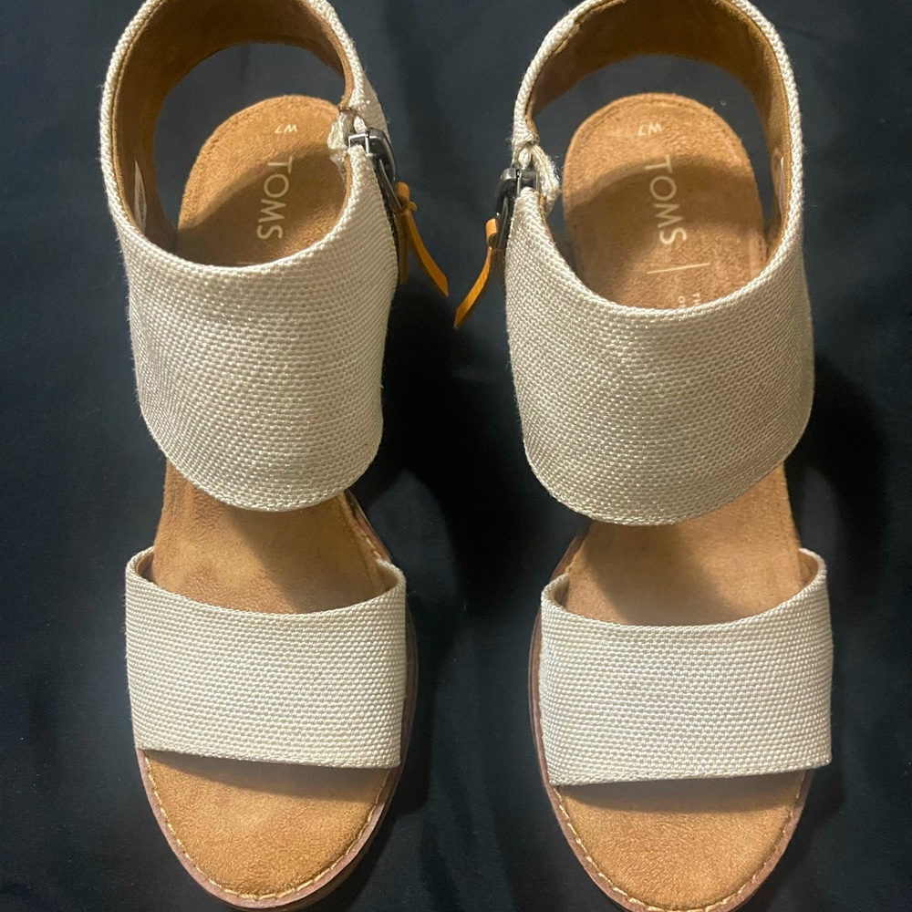 Tom’s heeled shoes